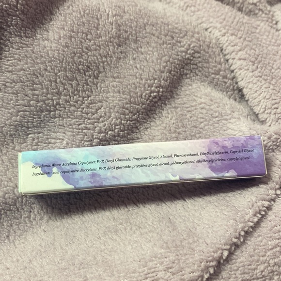 Black adhesive eyeliner/ lash glue - Picture 3 of 4